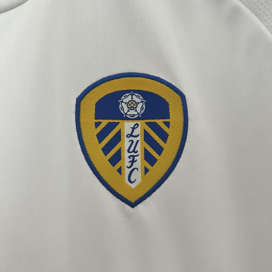 Leeds 24/25 Maillot Domicile