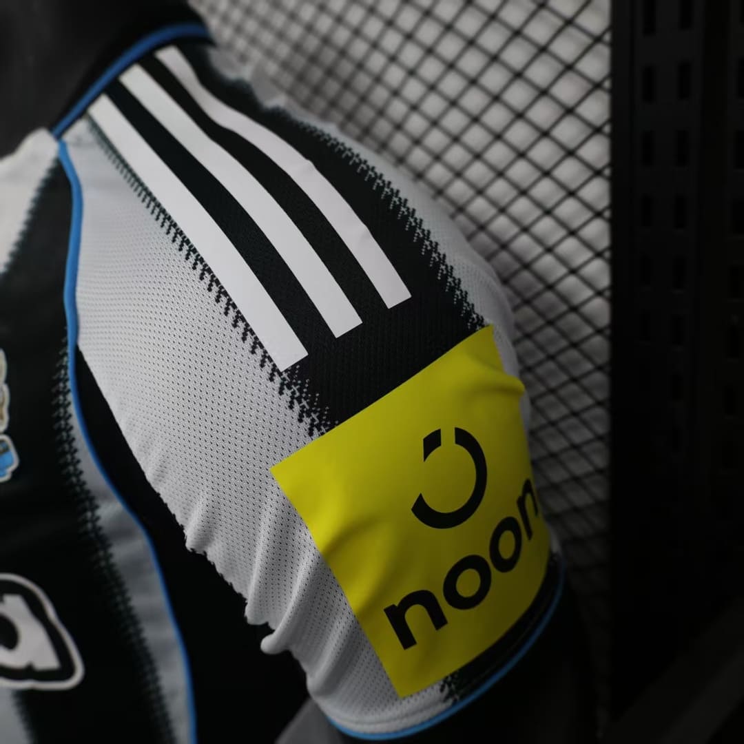 Newcastle 25/26 Maillot Domicile - Version Player
