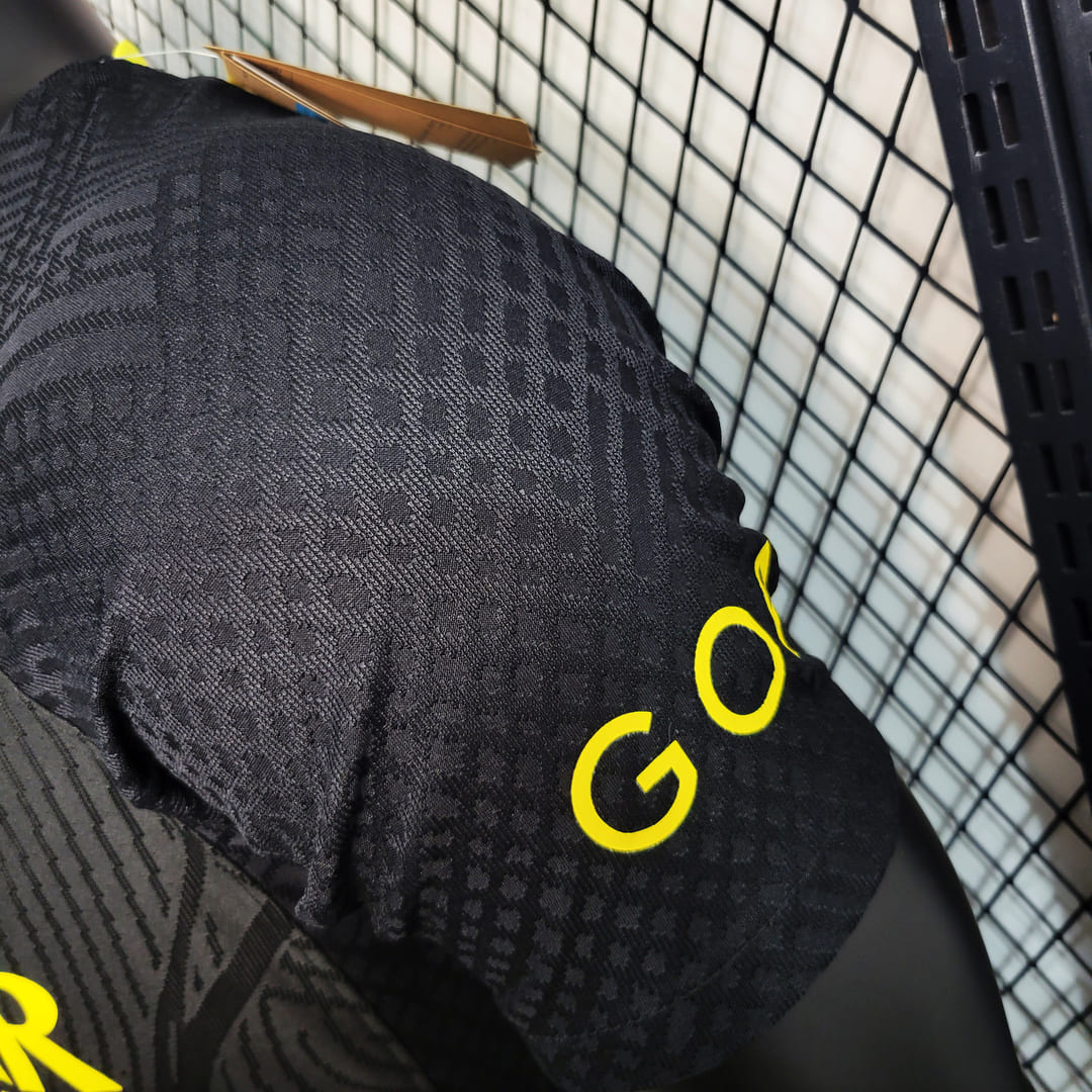 Paris Saint-Germain 23/24 Maillot Entrainement Noir & Jaune - Version Player