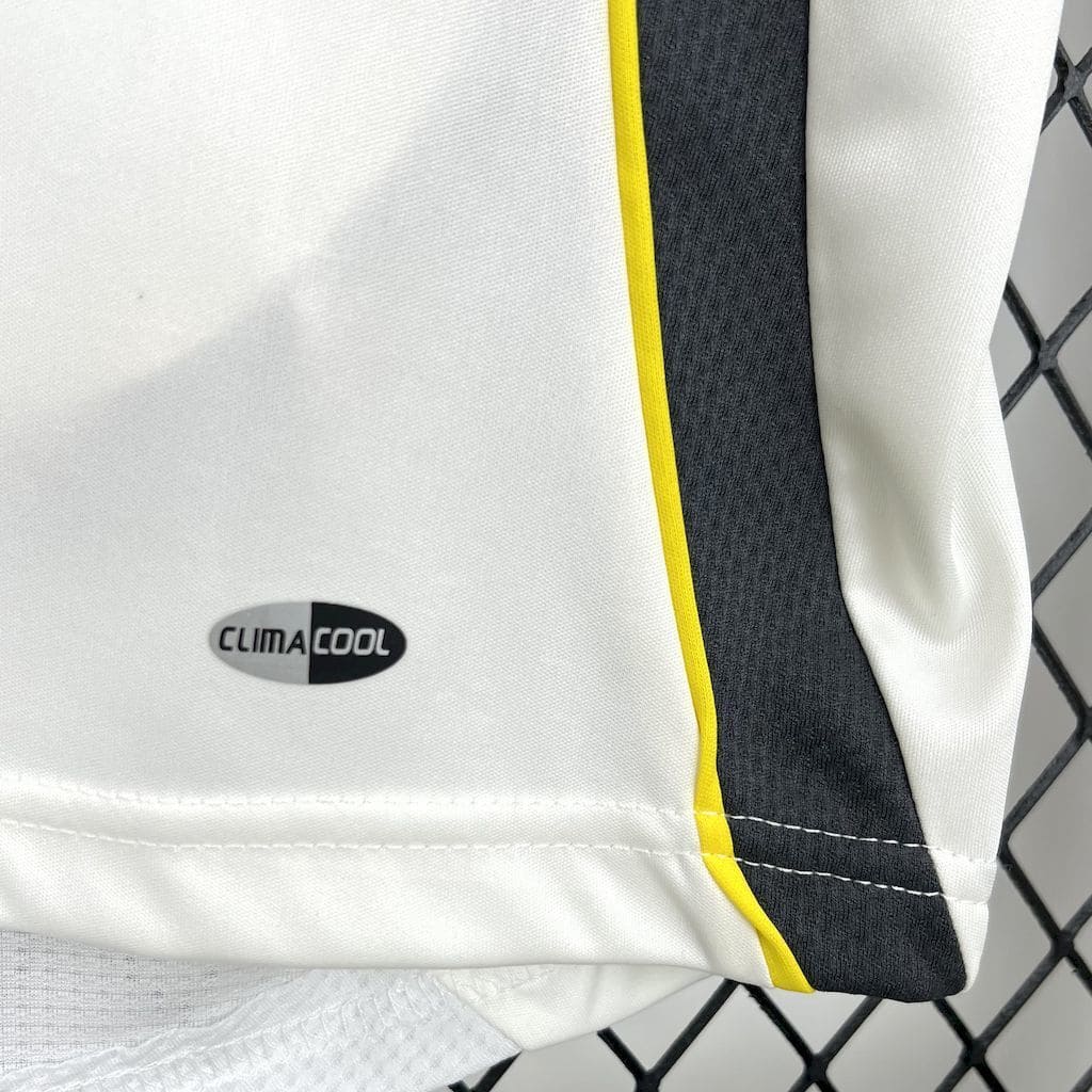 Japon 2006 Maillot Extérieur
