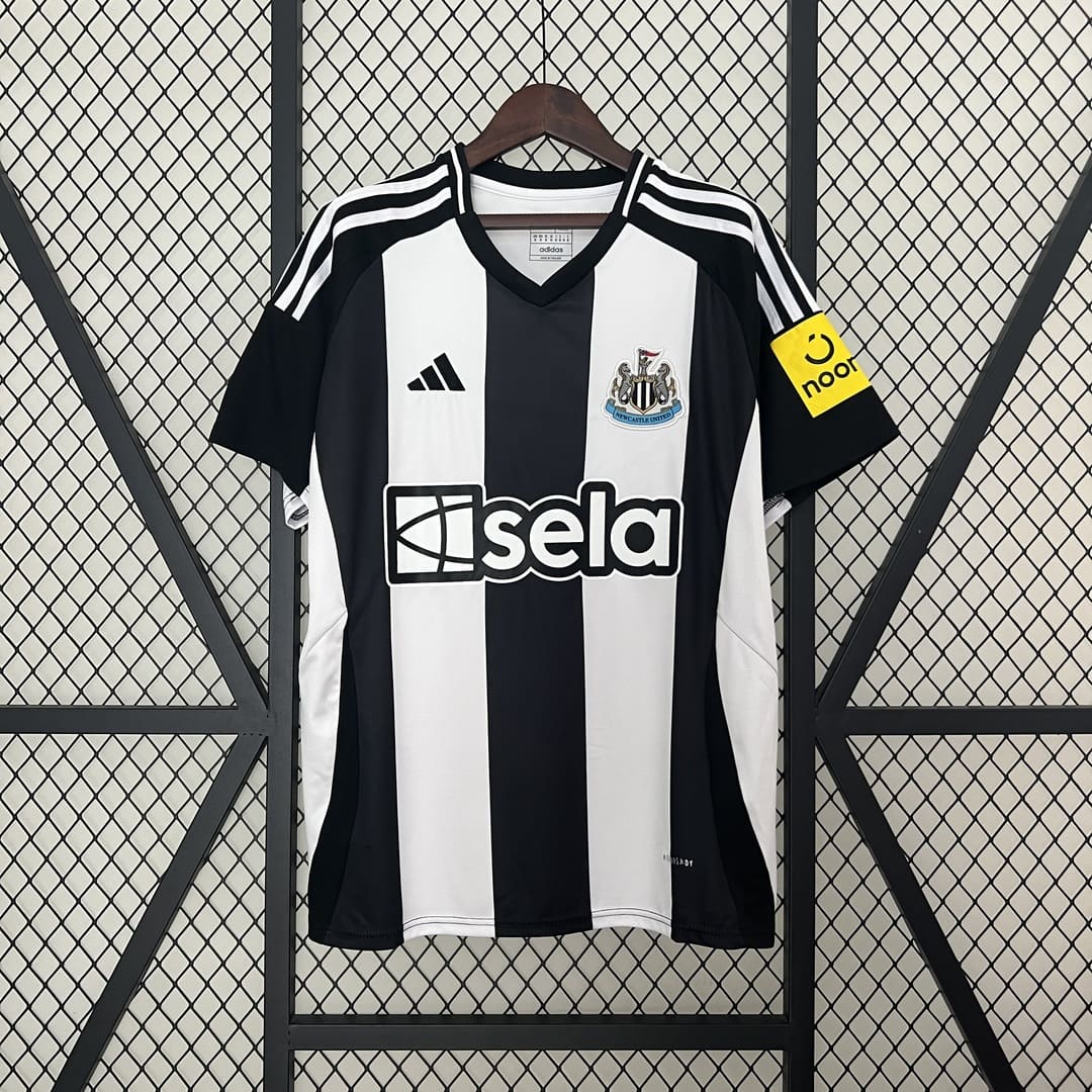 Newcastle 24/25 Maillot Domicile