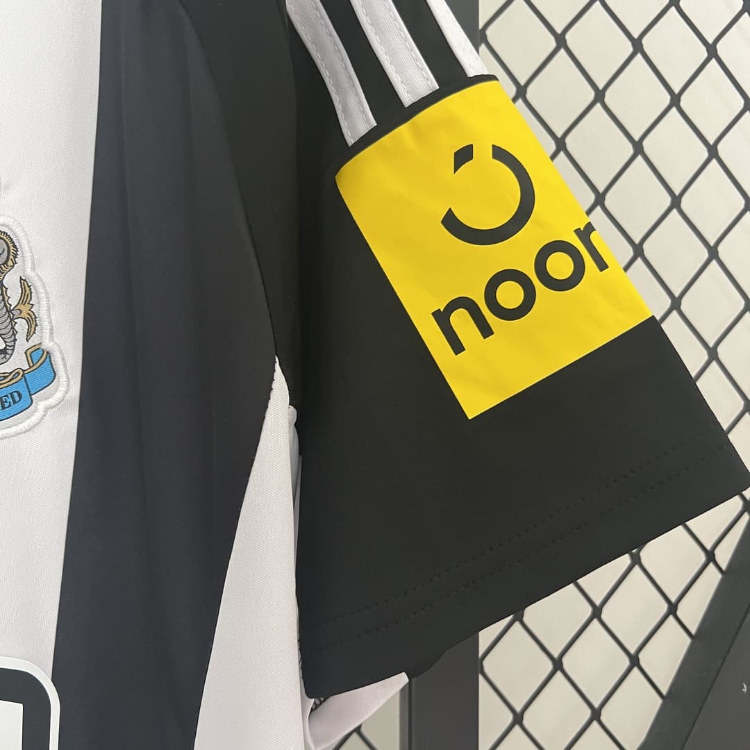 Newcastle 24/25 Maillot Domicile