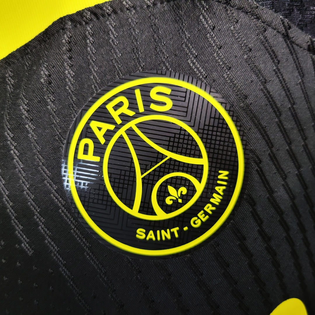 Paris Saint-Germain 23/24 Maillot Entrainement Noir & Jaune - Version Player