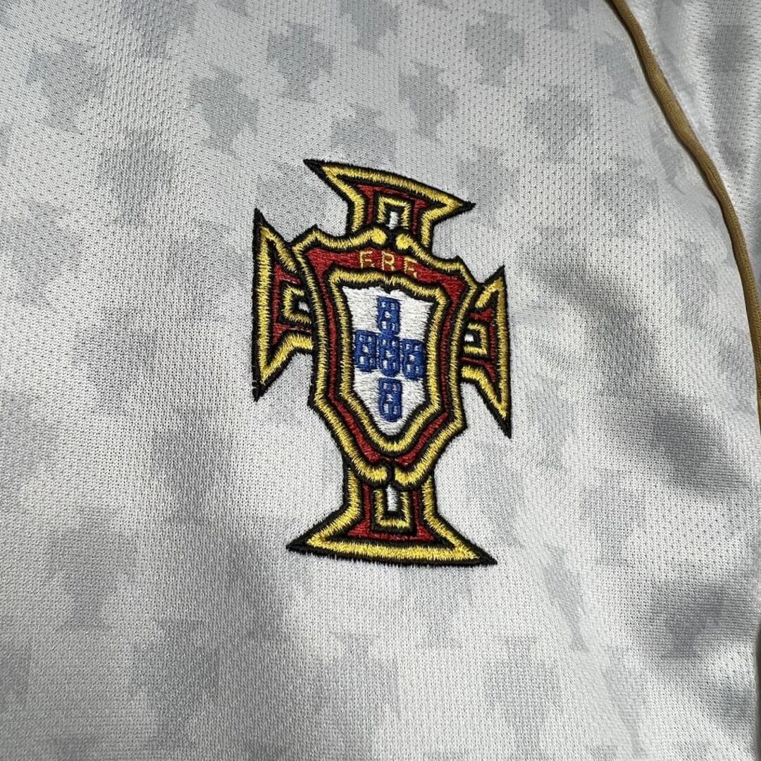 Portugal 2004 Maillot Extérieur