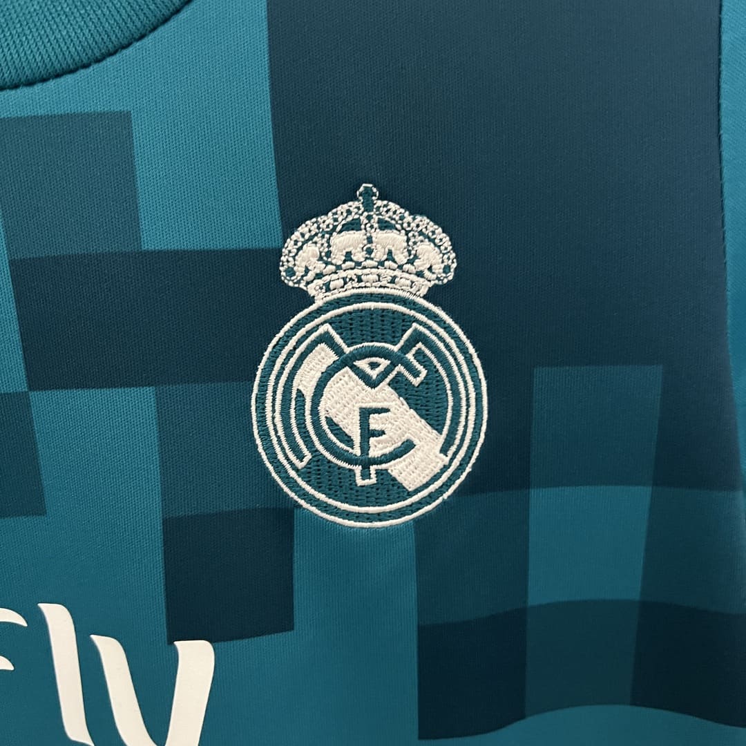 Real Madrid 17/18 Third Kit Enfant