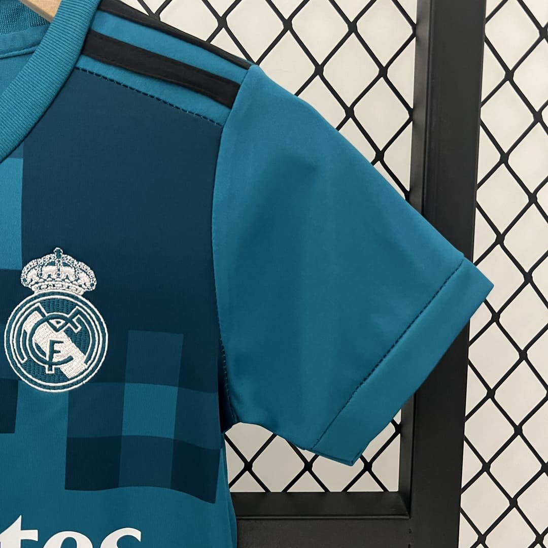 Real Madrid 17/18 Third Kit Enfant