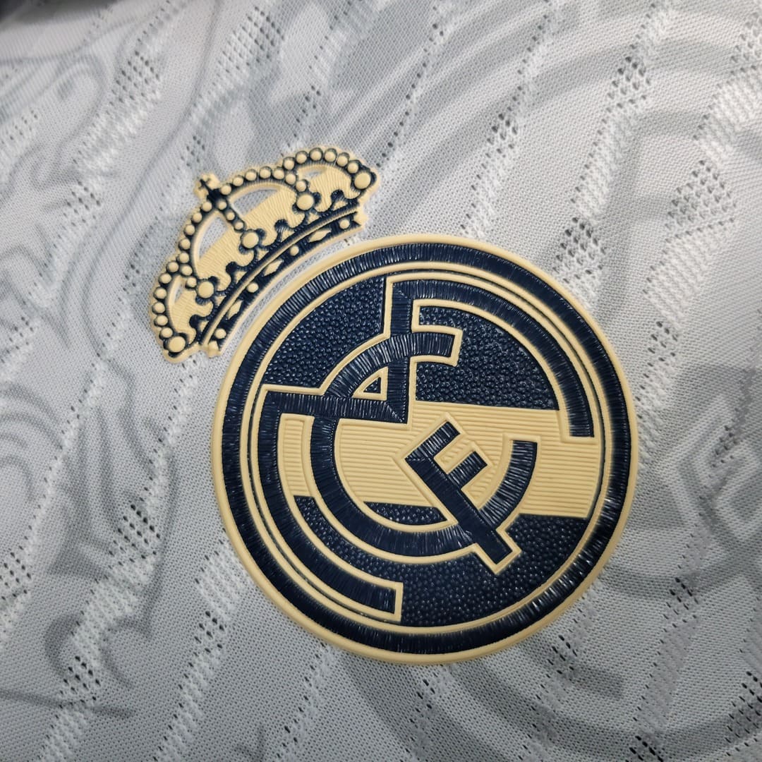 Real Madrid 23/24 Maillot Concept Logos Blancs - Version Player