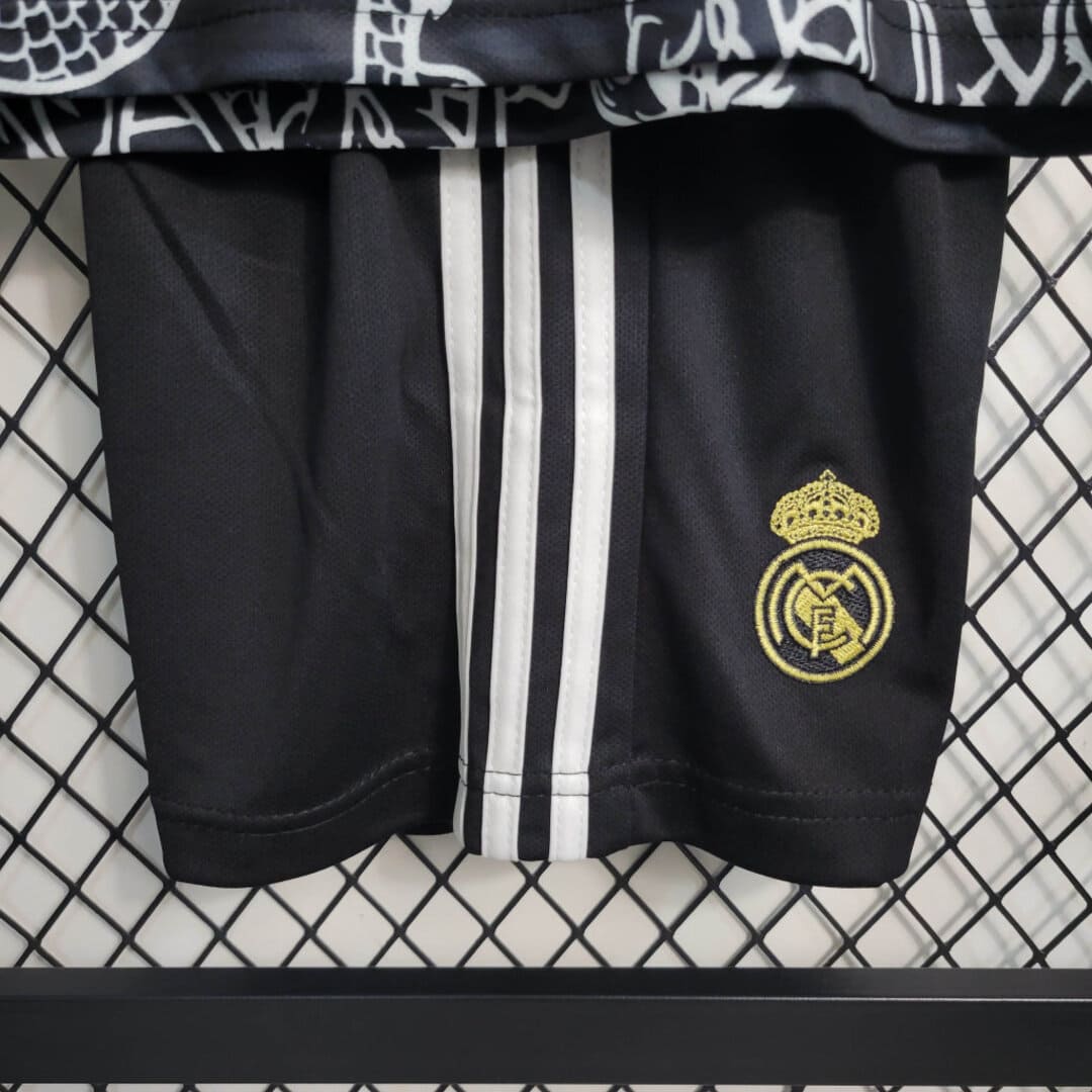 Real Madrid Dragon Noir Kit Enfant