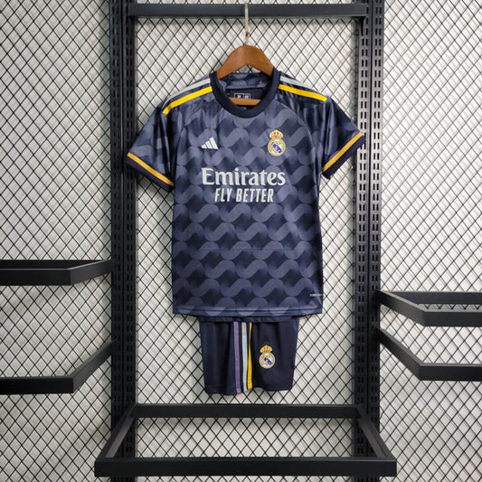 Real Madrid 23/24 Extérieur Kit Enfant