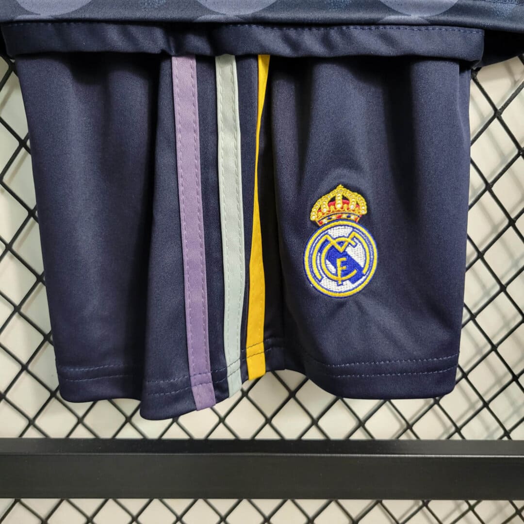 Real Madrid 23/24 Extérieur Kit Enfant