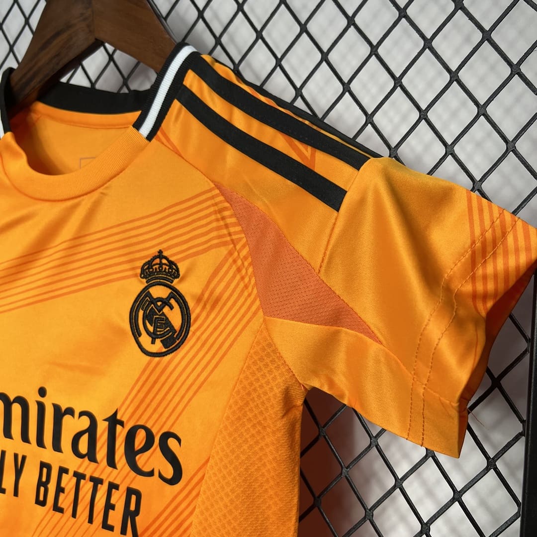 Real Madrid 24/25 Extérieur Kit Enfant