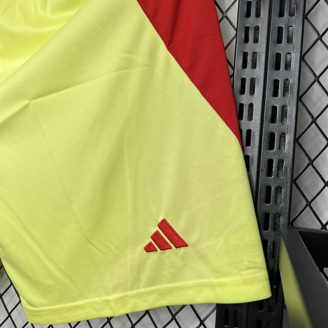 Espagne 2024 Short Jaune